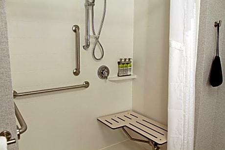 King Room - Mobility Access/Roll in Shower - Non-Smoking