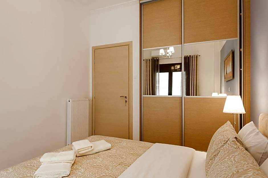 Nicholas Point Apartments and Rooms