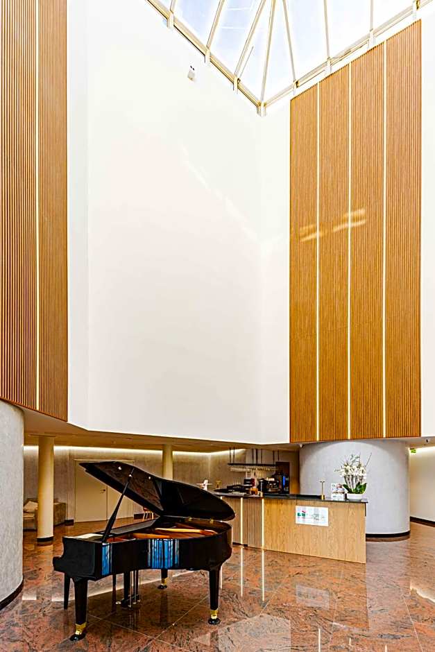 Brit Hotel Privilege Paris Rosny-sous-Bois