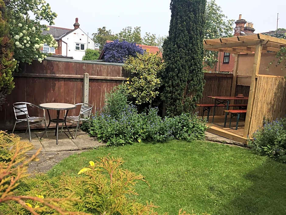 Toothbrush Rooms at Lattice Lodge - Guest Kitchen & EV Recharging