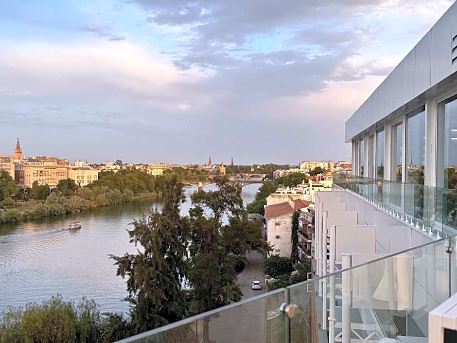 Ribera De Triana Hotel