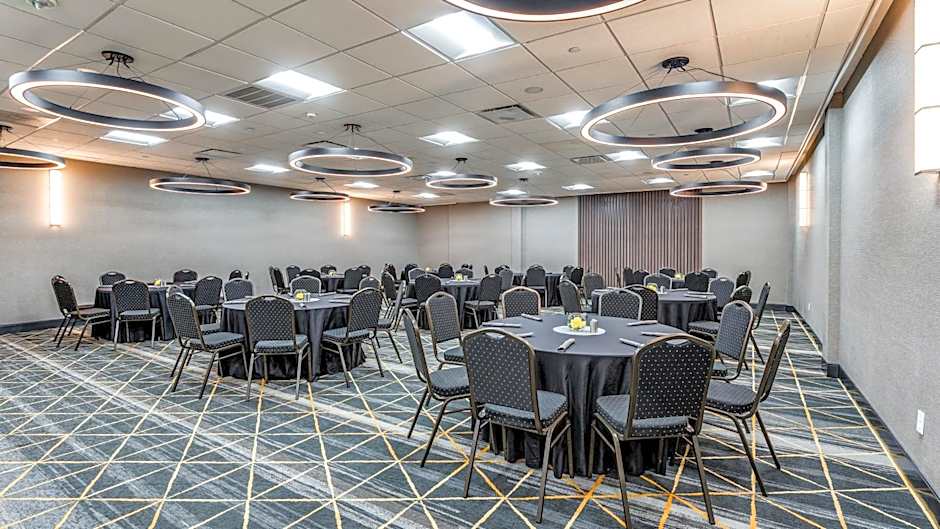 Staybridge Suites Dallas Market Ctr Love Field by IHG