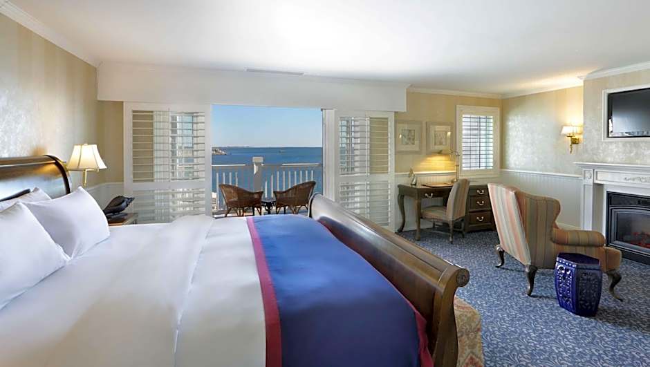 Madison Beach Hotel Curio Collection by Hilton