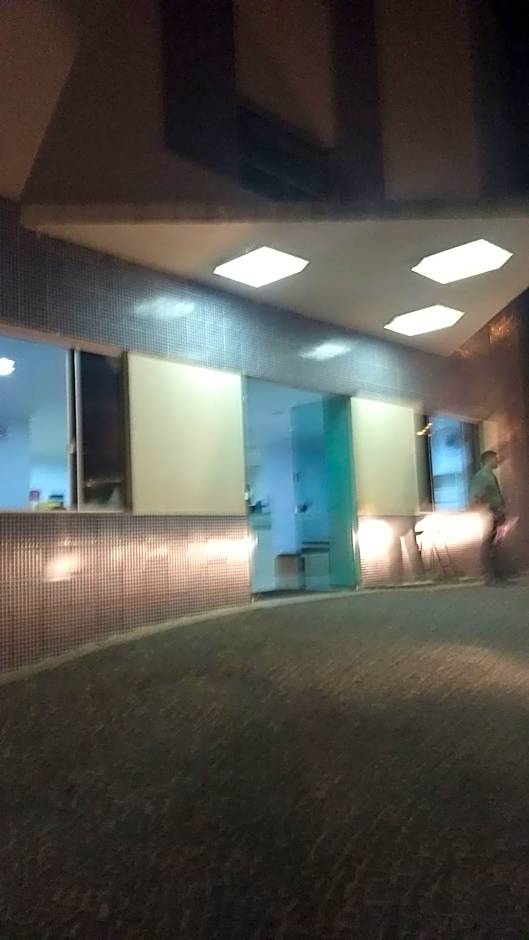 Golden dolphin Express 5pessoas mais 1 criança até 5 anos com toalhas e roupas de cama,lençóis, travesseiros e fronhas e 3 parques aquáticos termais limpeza impostos e taxas já incluso