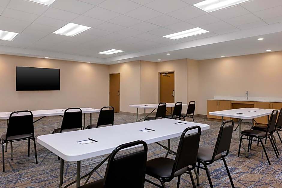 Holiday Inn Express & Suites Alton St Louis Area By IHG