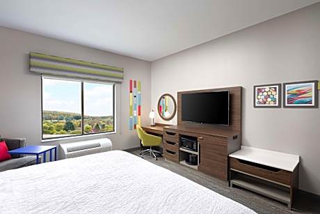 1 King W/Microwv/Fridge