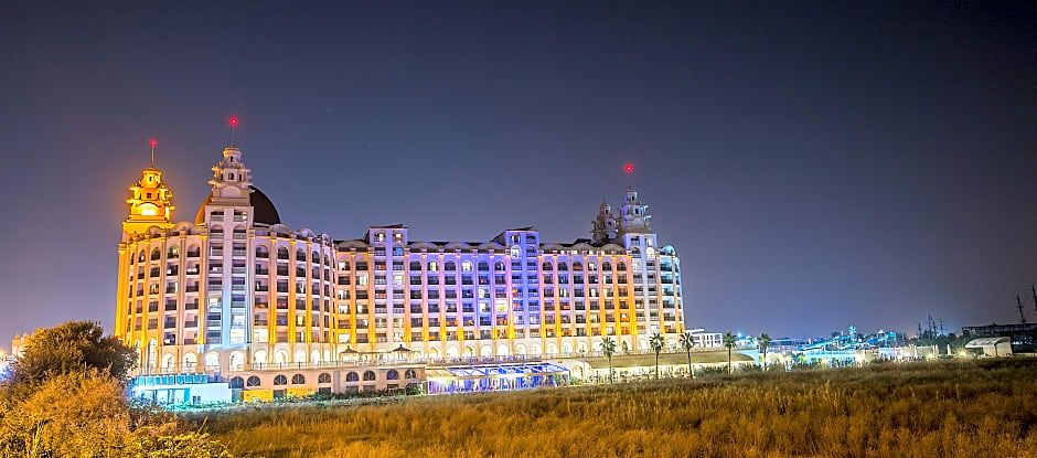 J'Adore Deluxe Hotel & Spa