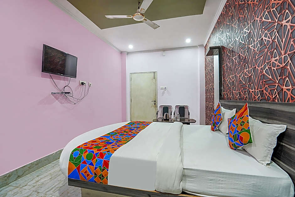 FabHotel Deepak Palace - Assi Ghat