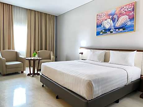 Premiere Double or Premiere Twin Room