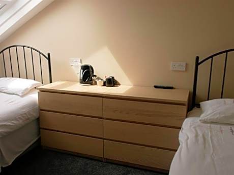 Twin Room with Private Bathroom