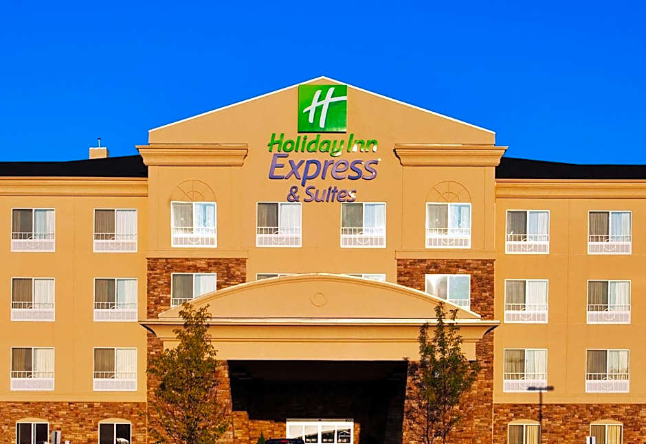 Holiday Inn Express & Suites Chicago North-Waukegan-Gurnee by IHG