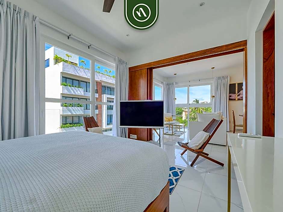 Great Design 1BR Condo - Rooftop pool