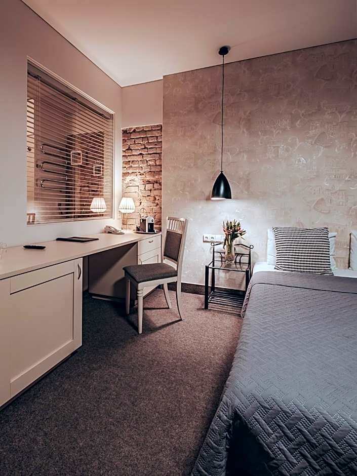 Moon Garden Old Town Hotel