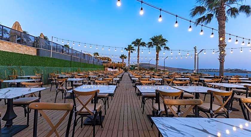 The Nowness Luxury Hotel & Spa