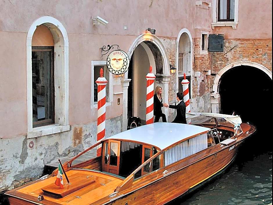 All'Angelo Art Hotel