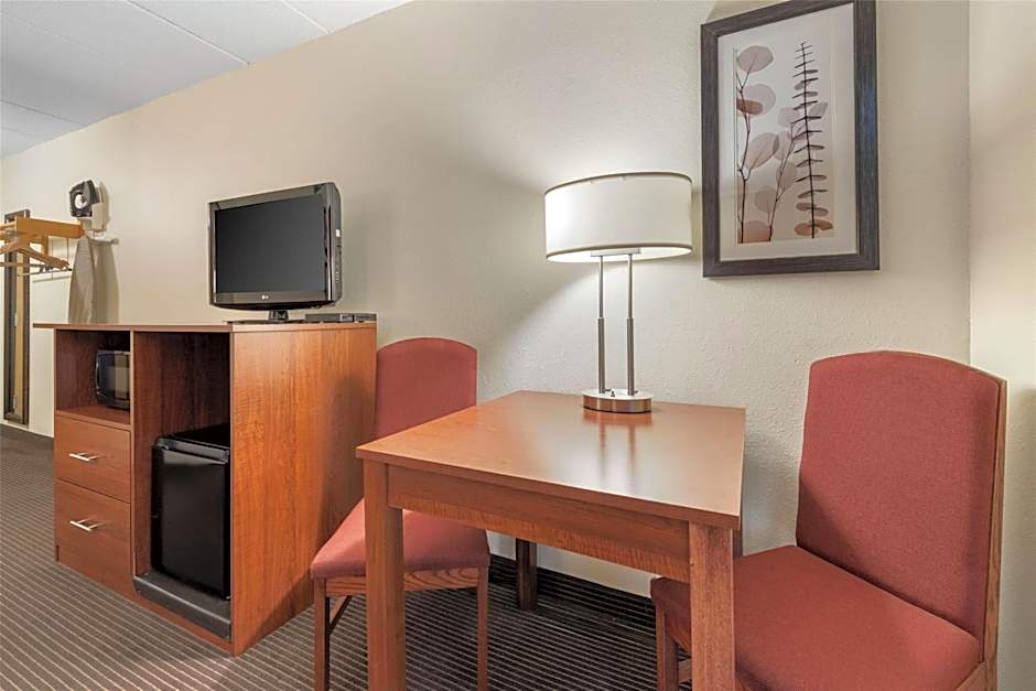 SureStay Plus Hotel by Best Western Litchfield