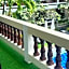 Tropical Palm Resort.