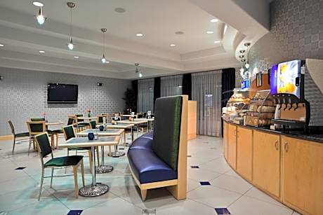 Holiday Inn Express Hotel & Suites Hutto By IHG