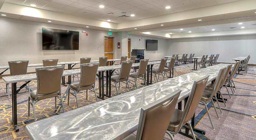 Holiday Inn & Suites Pigeon Forge Convention Center By IHG