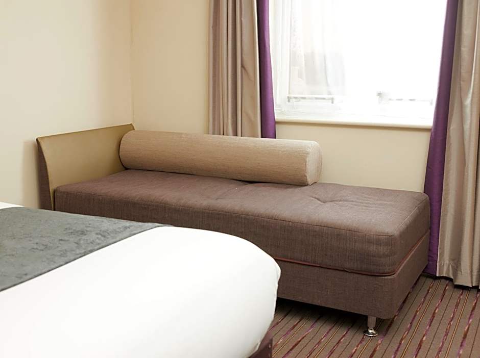 The Quays by Greene King Inns