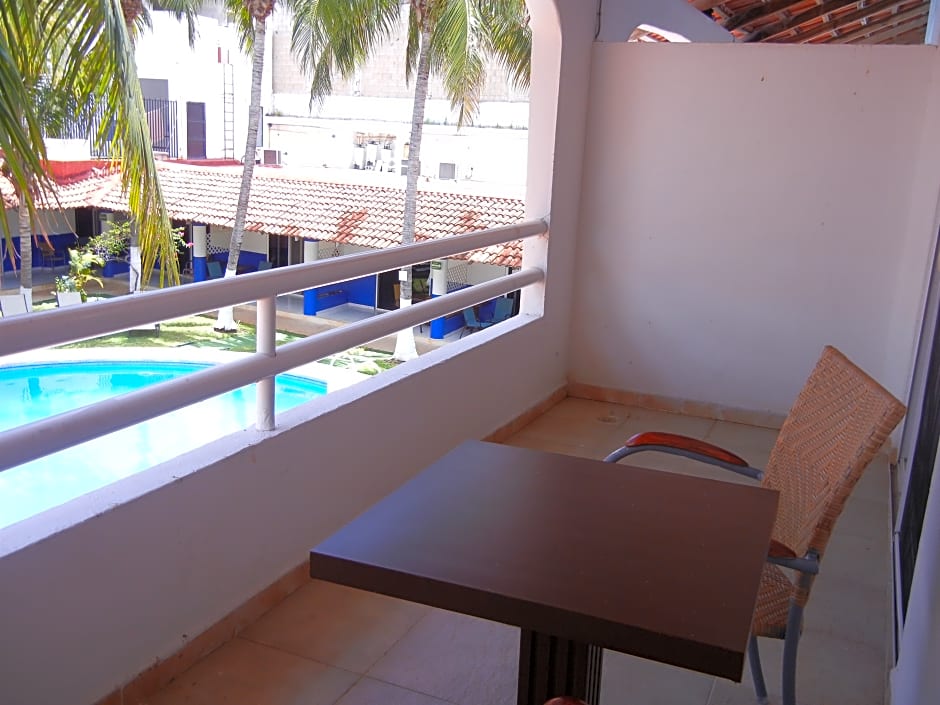 Hotel Plaza Almendros