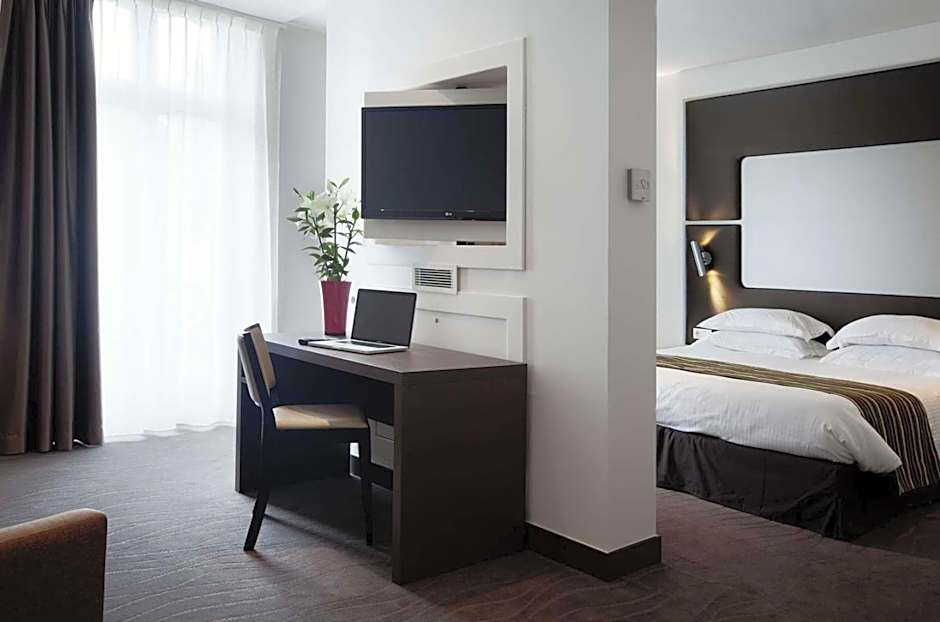 Brit Hotel de Grignan Vichy