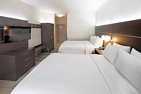 Standard Room with Two Queen Beds