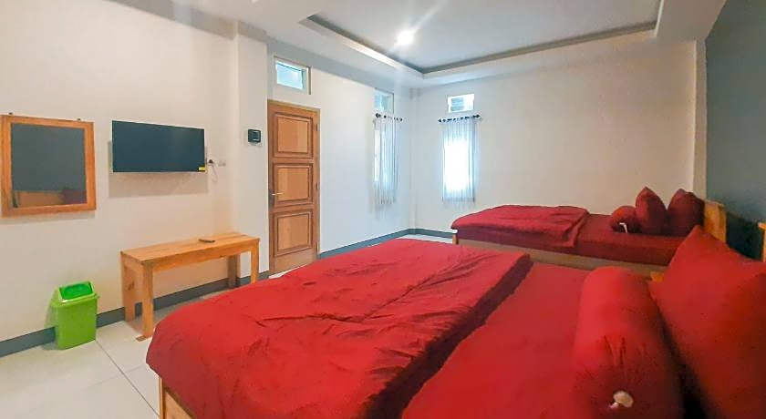 Delvia Bromo Homestay Mitra RedDoorz