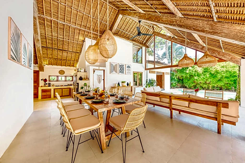 Villa Indigo - 5-BDR with huge pool and garden