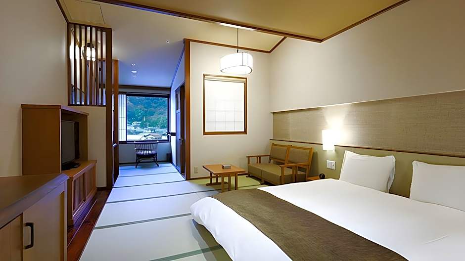 Photo 1 of 5 of Double Room