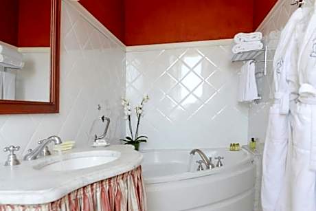 Double Room Terrace, with Garden and Old Port view
