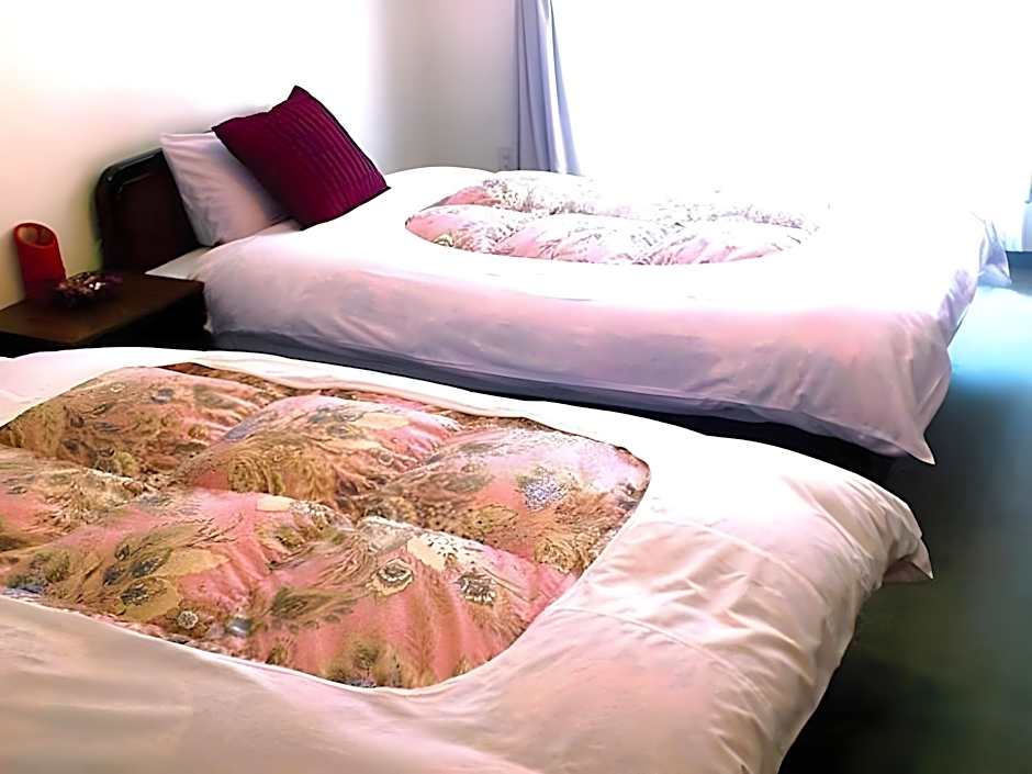 Tenjin Lodge