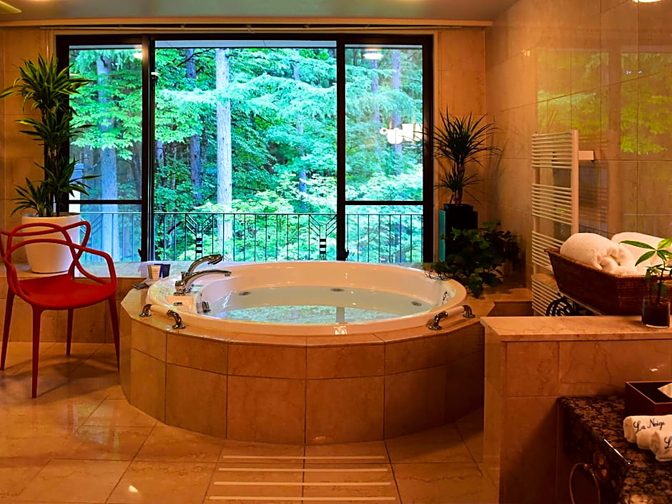 Hakuba Resort Hotel La Neige by Onkochishin