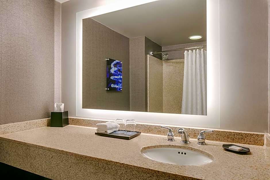 Sheraton Overland Park Hotel At The Convention Center