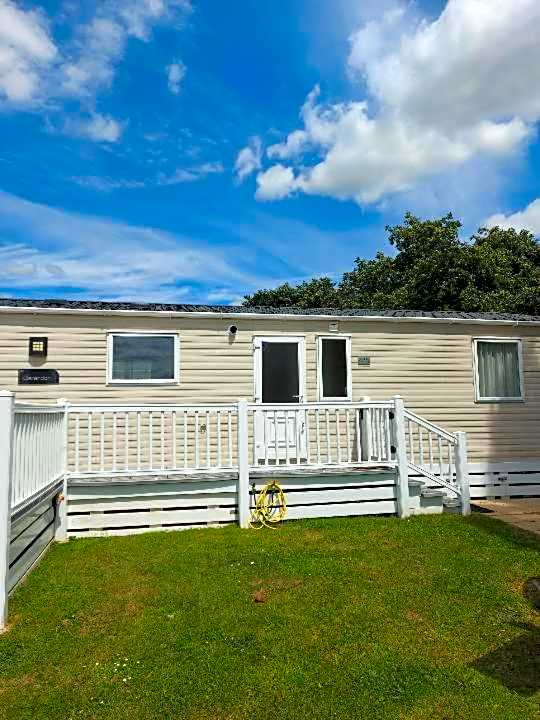 53A kingfisher court tattershall lakes luxury hot tub holidays