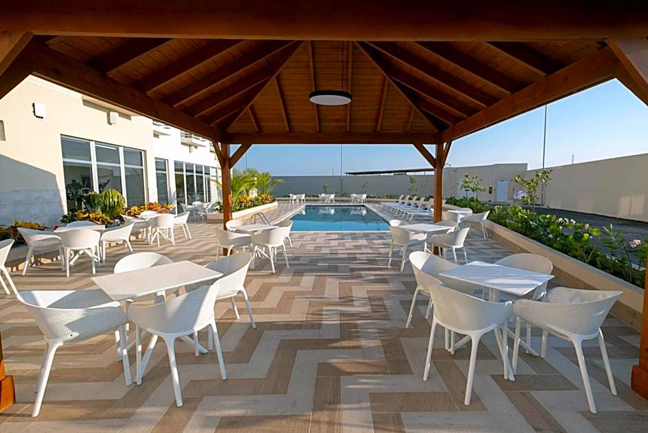 Super 8 by Wyndham Manzanillo