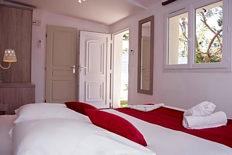 Superior Double Room with Air Conditioning - Garden View