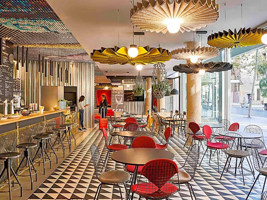 ibis Barcelona Pza Glories 22