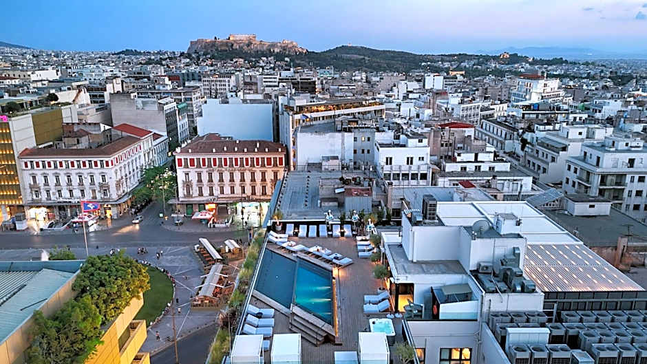 Skylark, Aluma Hotel & Resort