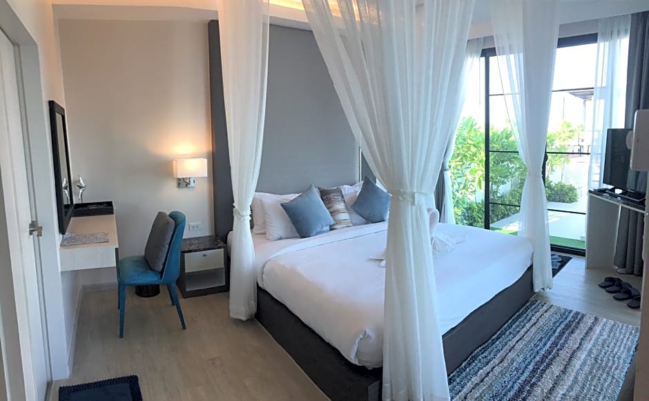 La Playa Pool Villa Beach Front Cha-am Huahin