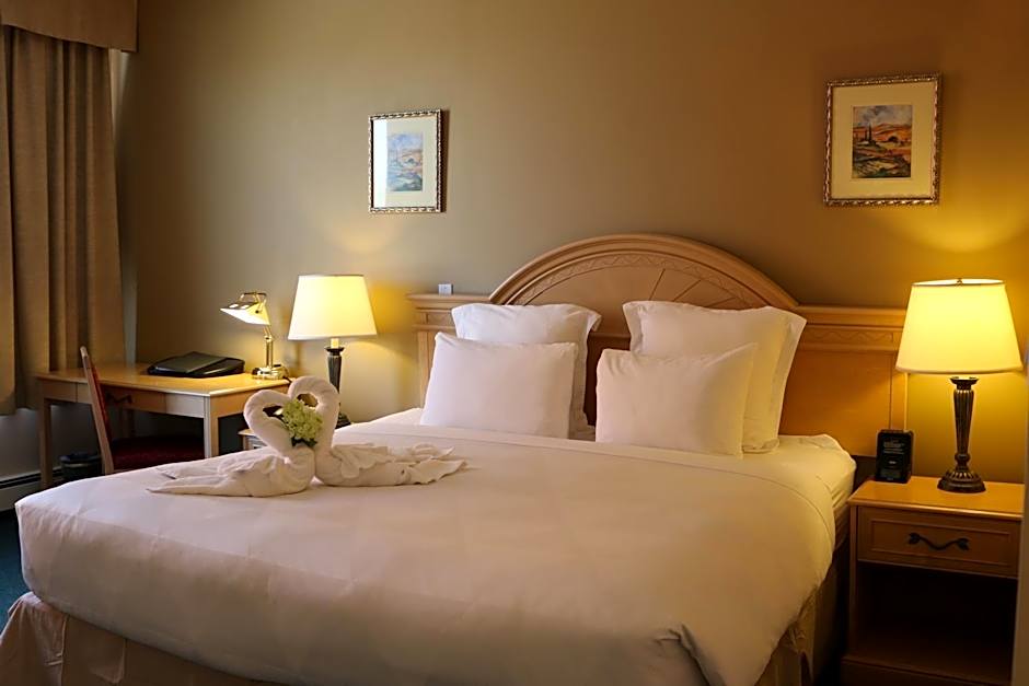 Nomad Hotel & Suites