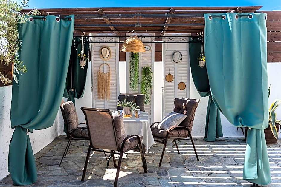 Kolevri Studios - 650m from Laganas Center, by ZanteWize