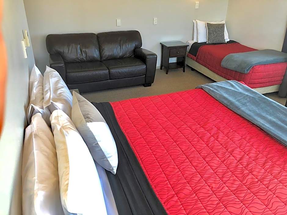 Absolute Lake View Motel