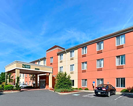 Quality Suites Stratford