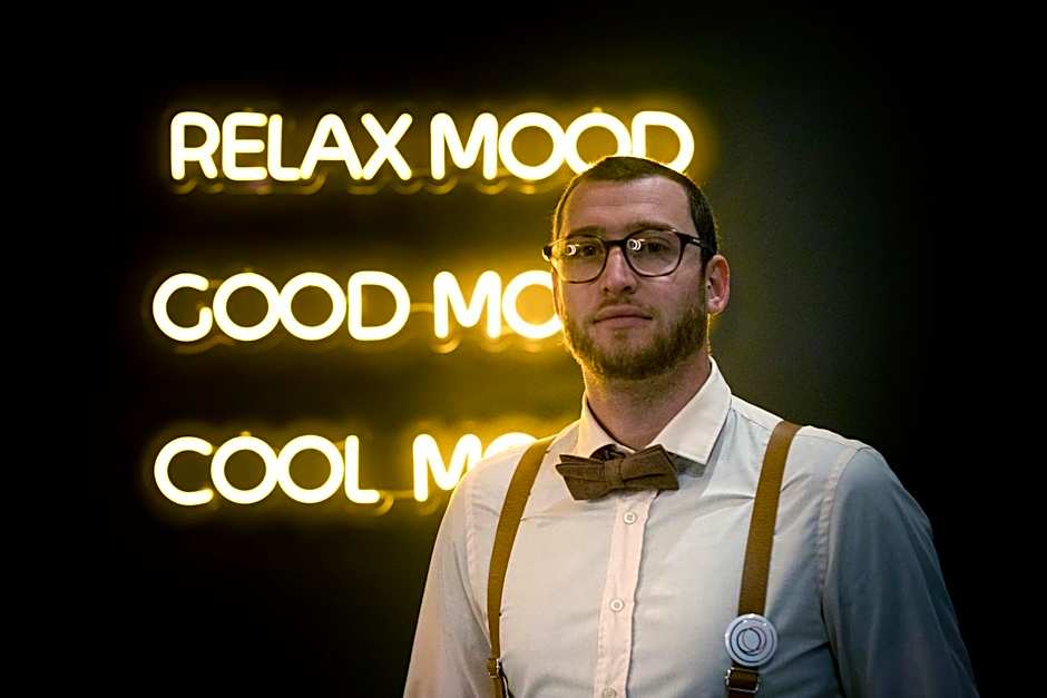 Moody smart & comfy Hotel