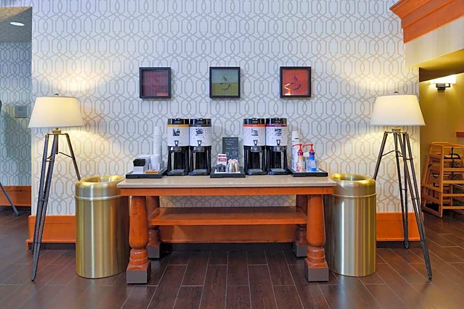 Hampton Inn & Suites By Hilton Calgary University Northwest