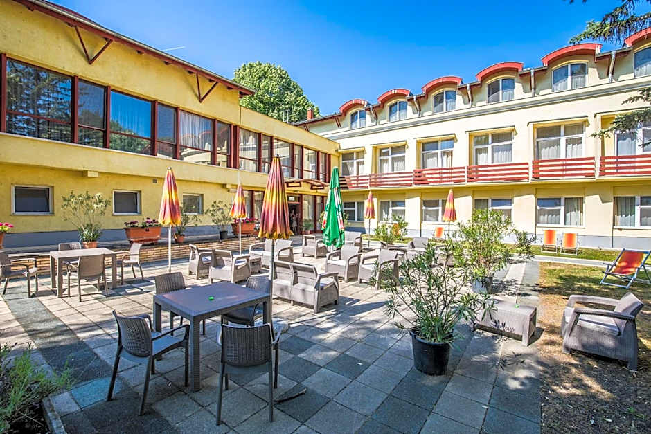 Hello Balcsi Apartmanház