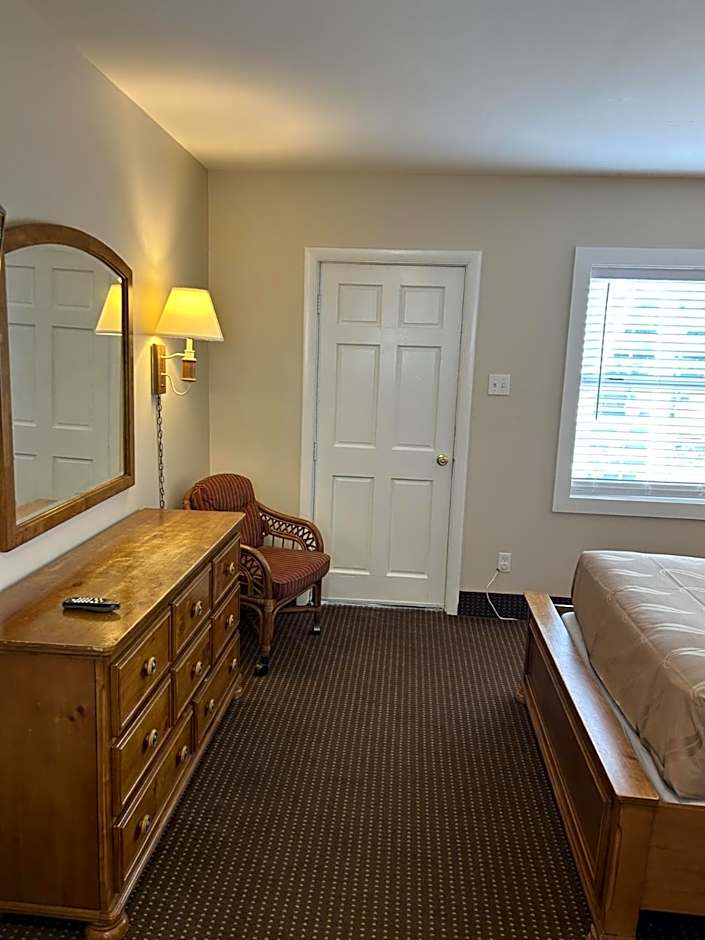 The Admiral Hotel/Motel