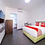 OYO 592 Goldenville Villa
