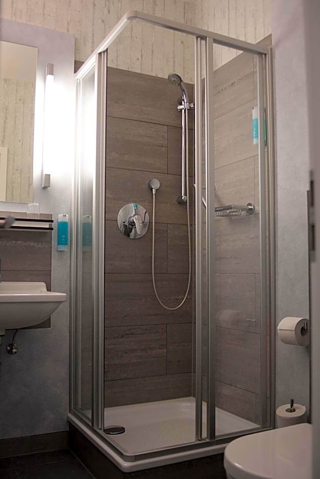 Hotel Cristall - Frankfurt City